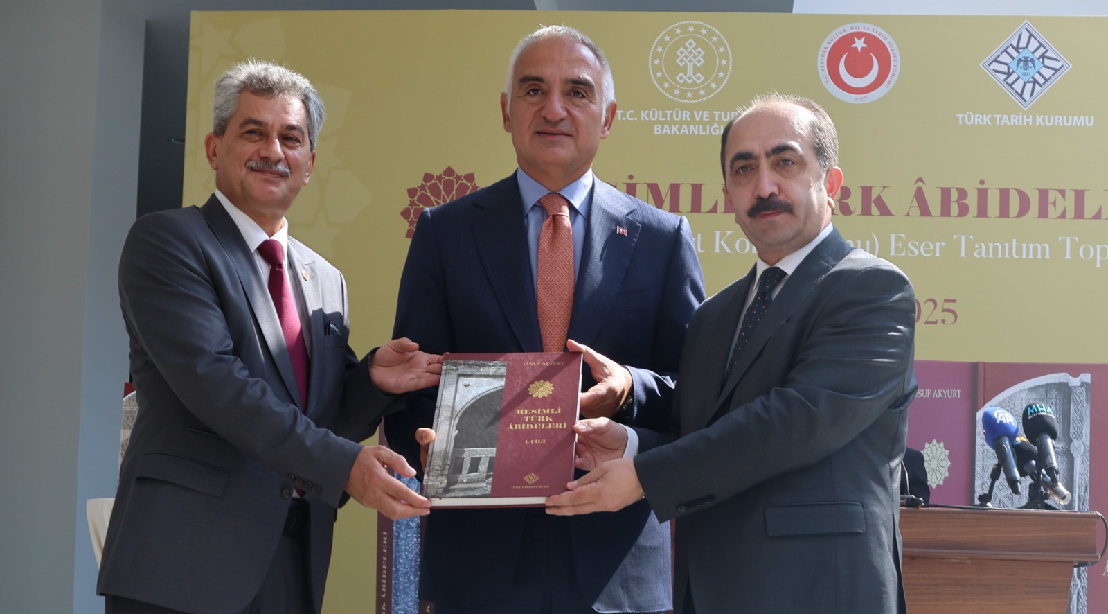 Resimli Türk Âbideleri (Yusuf Akyurt Koleksiyonu) Tanıtım Toplantısı Düzenlendi