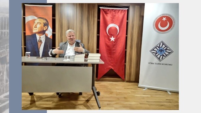 Prof. Dr. Ahmet Özcan Met with His Readers